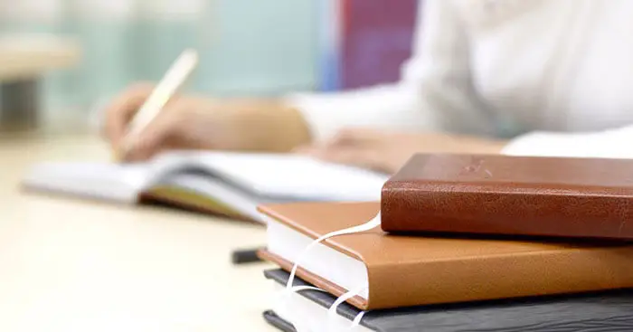 Tả cảnh sinh hoạt lớp
